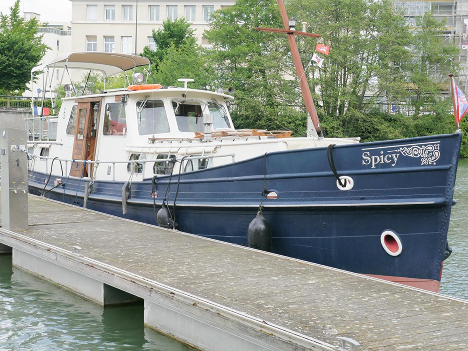 Spicy - Sejour Insolite Sur La Marne 莫城 外观 照片